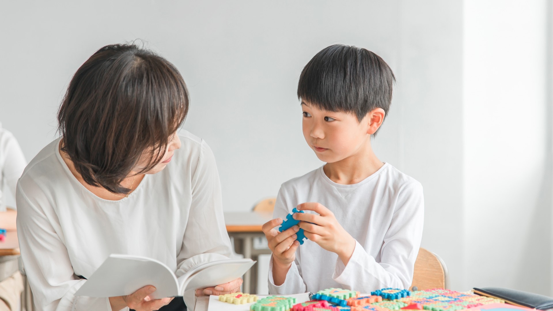 在宅で英語を教える副業が女性に選ばれる理由と成功のコツ