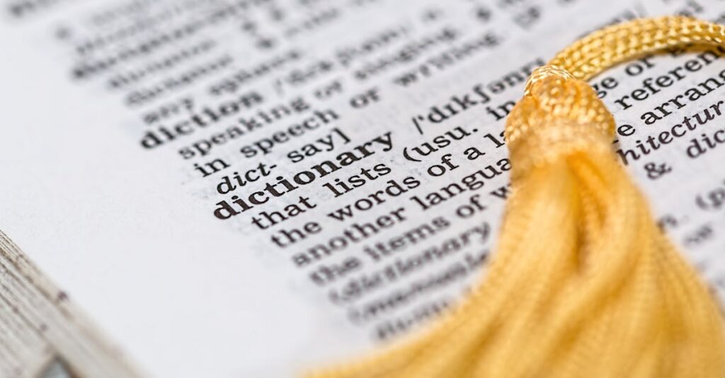 オンラインで英語を学ぶ人々がさまざまなデバイスで学習している現代的な風景のイメージ