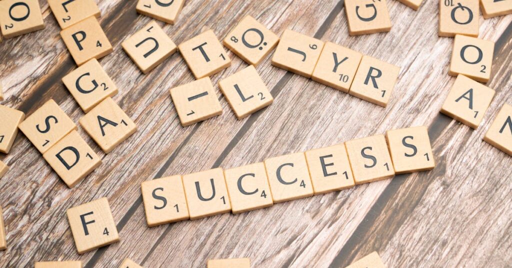 失敗から立ち直るための名言に励まされ、再挑戦するビジネスマンの姿