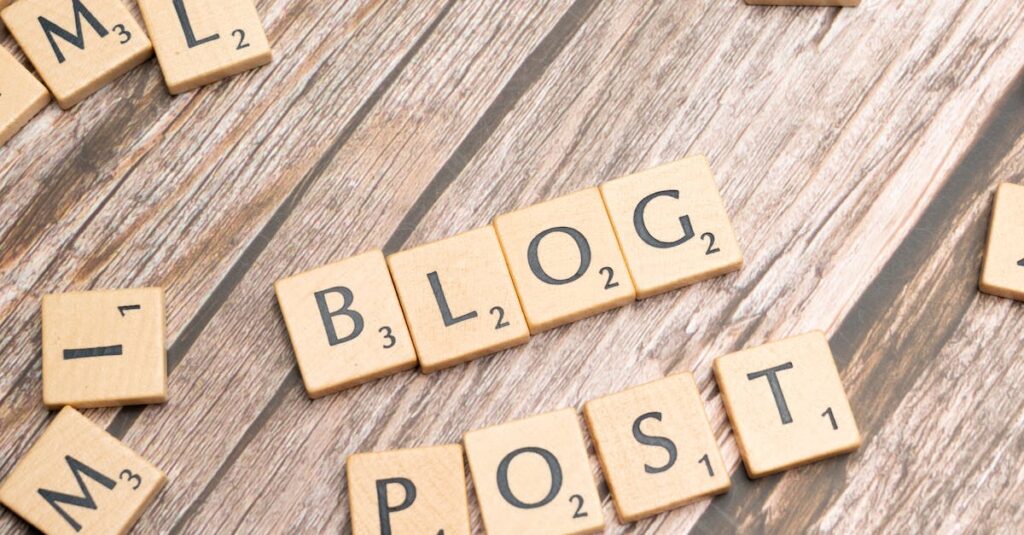 ブログで月10万円を目指すための収益戦略ロードマップを示した図解