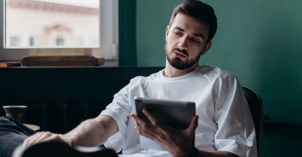 フリーランスに向いている人と向かない人の性格や特徴を比較する図表