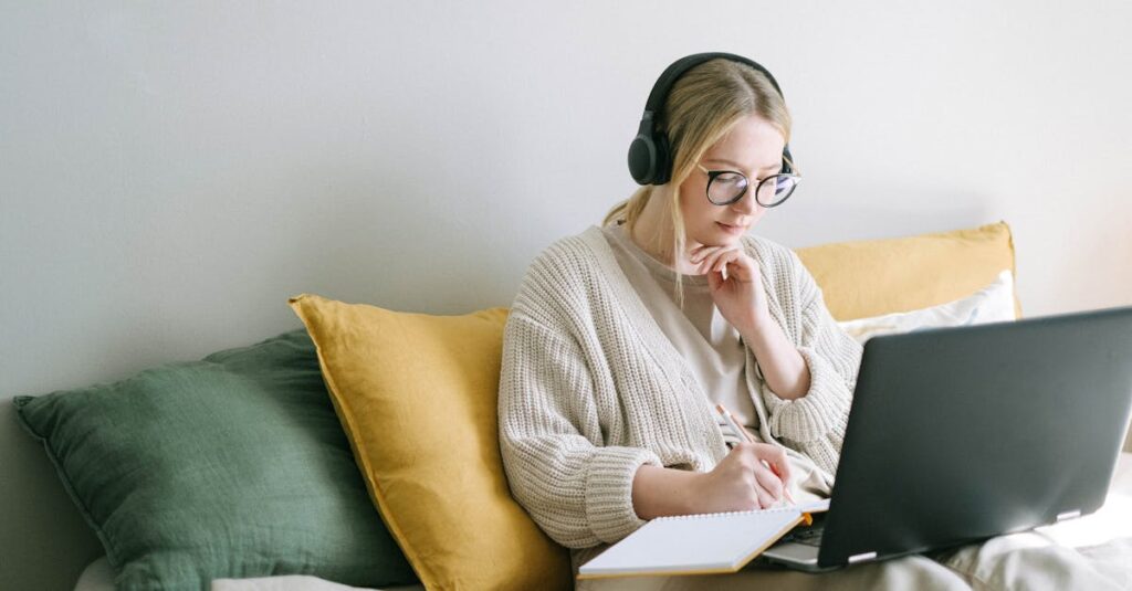 英語スキルと副業を掛け合わせて個性を活かす自由な働き方のイメージ画像