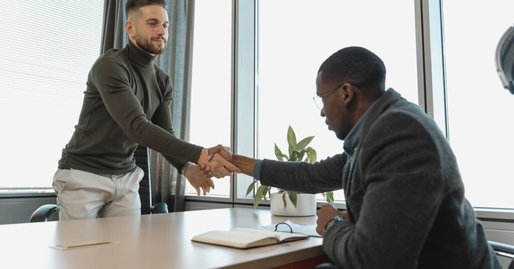 遅咲きで成功した人の共通特徴を表すイメージ図