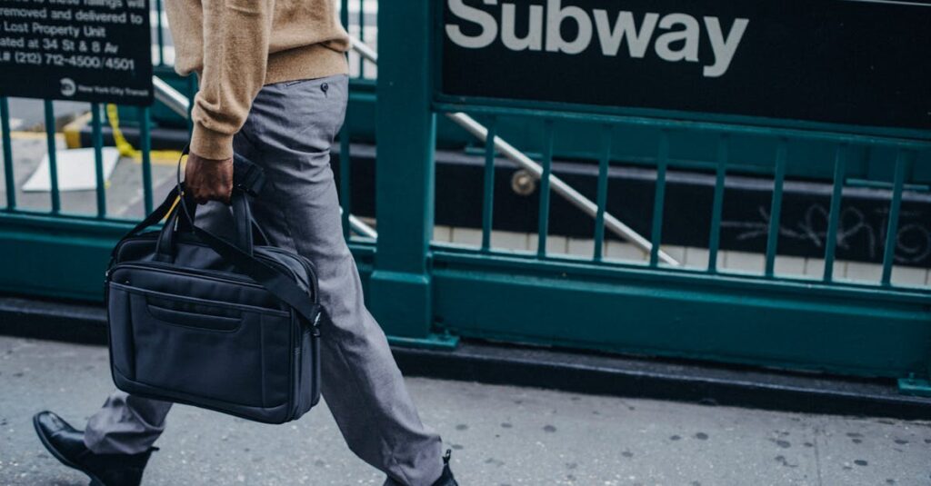 副業と転職の両立に悩み、うまくいかないことが普通であると気づいたビジネスパーソン