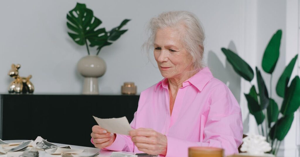 退職後にバイトを始めた人たちの成功例・失敗例・家族との関係の変化などを描いた4人の人物体験談イラスト