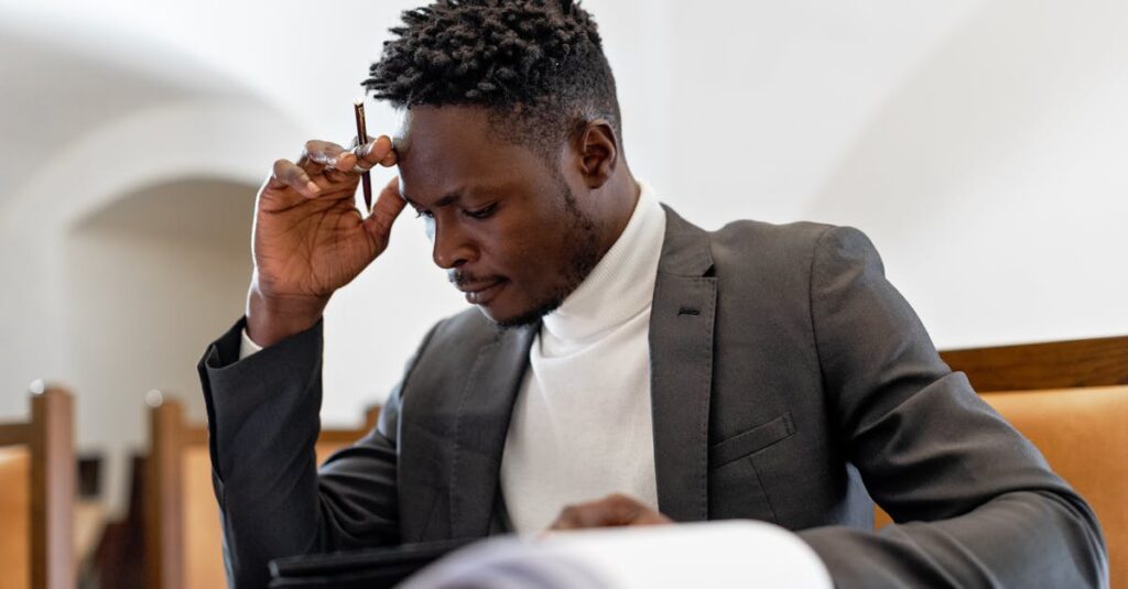 30代後半で転職を成功させるための戦略的思考と準備を表現したイメージ画像