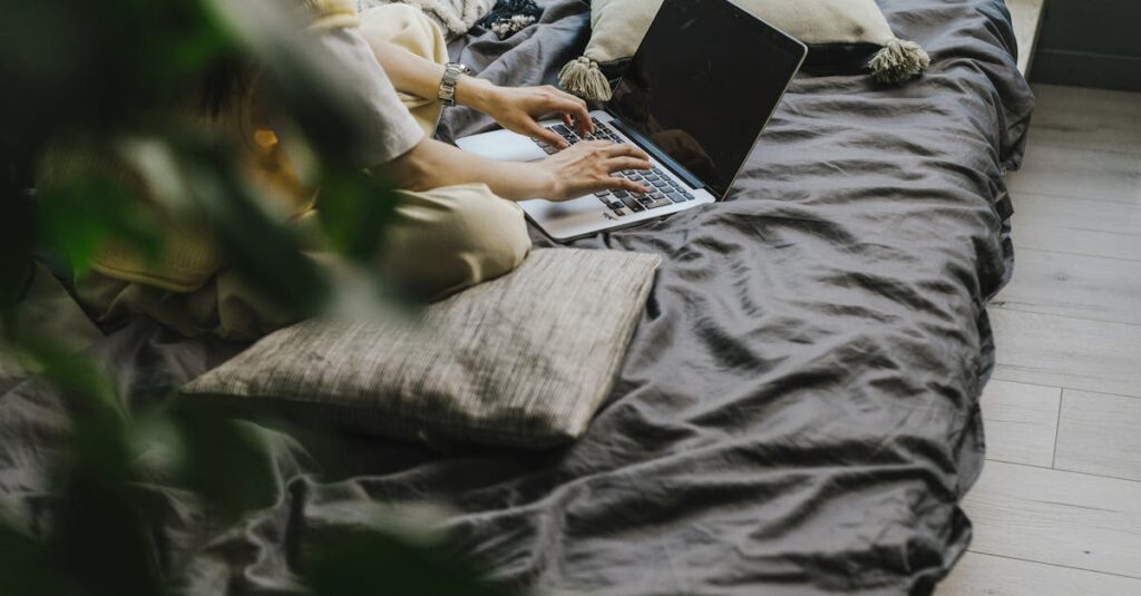 在宅副業で失敗しないための具体的な工夫や対策を表すイメージ