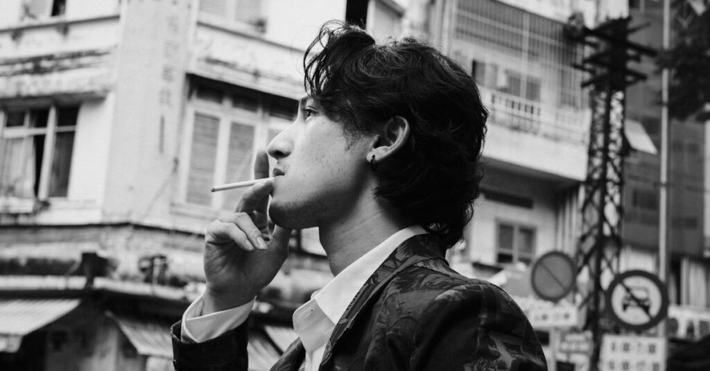 三日坊主をポジティブに捉えて継続の工夫をする40代男性のイメージ画像